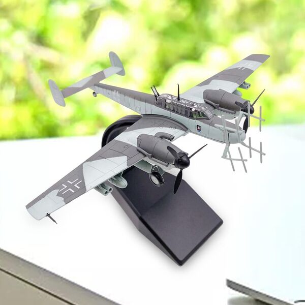 1:100 WWII German Messerschmitt BF-110 Me-10 Fighter Bomber Military Plane Model