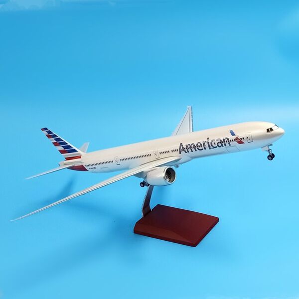 1:160 American Airlines Boeing 777 Plane Model / LED Light Wheel Aircraft Model