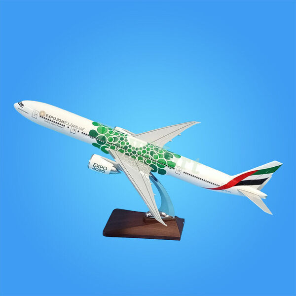 2020 Expo Emirates Boeing 777 Plane Model / LED Light Wheel Aircraft Model 47cm