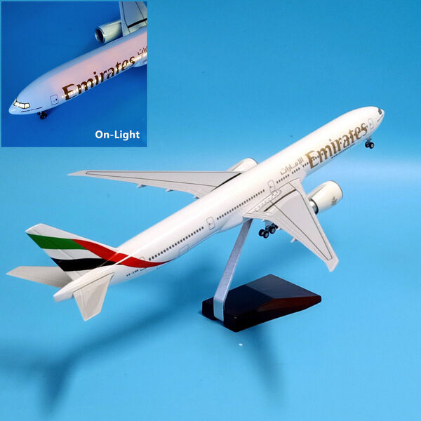 1:160 Fly Emirates Boeing B777 Plane Model / LED Light &amp; Wheels Aircraft Model