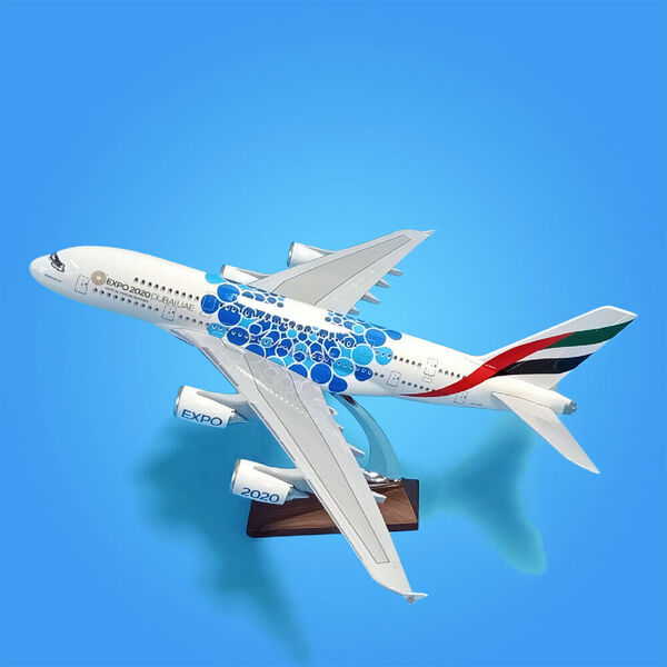 2020 Expo Emirates Airbus 380 Plane Model / LED Light Wheel Aircraft Model 45cm