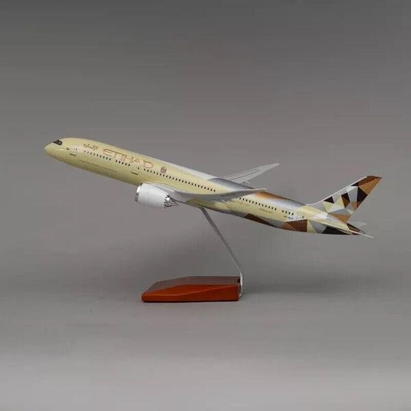 1:130 ETIHAD Airways Boeing 787 Plane Model / LED Light &amp; Wheel Aircraft Model