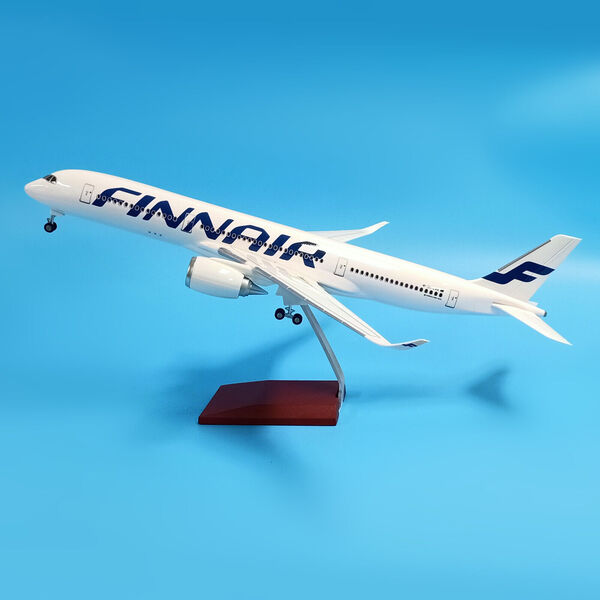 1:140 FINN Air A350 Plane Model / LED Light &amp; Wheel Finland Aircraft Model 47cm