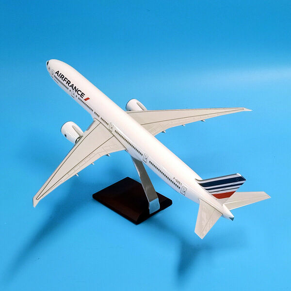 1:160 Air France B777 Plane Model / LED Light Wheel Boeing Aircraft Model 47 cm