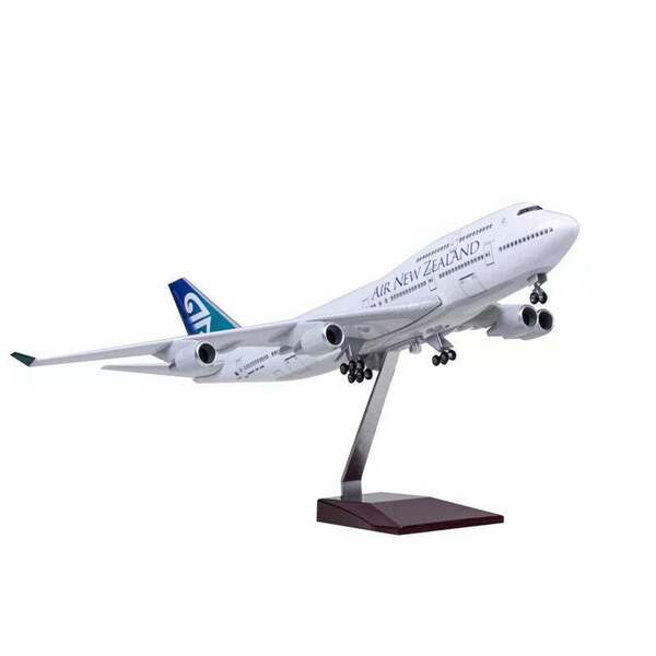 1:150 Air New Zealand Boeing 747 Plane Model / LED Light &amp; Wheels Aircraft Model