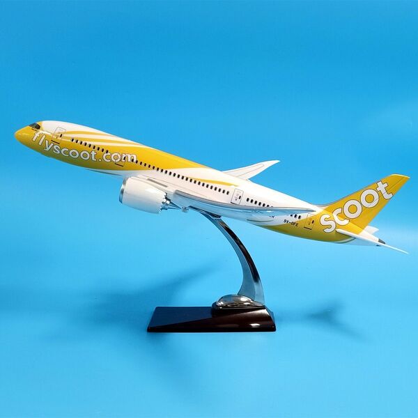 1:130 Scoot Airline Boeing B787 Plane Model Dreamliner B787Aircraft Model 47cm