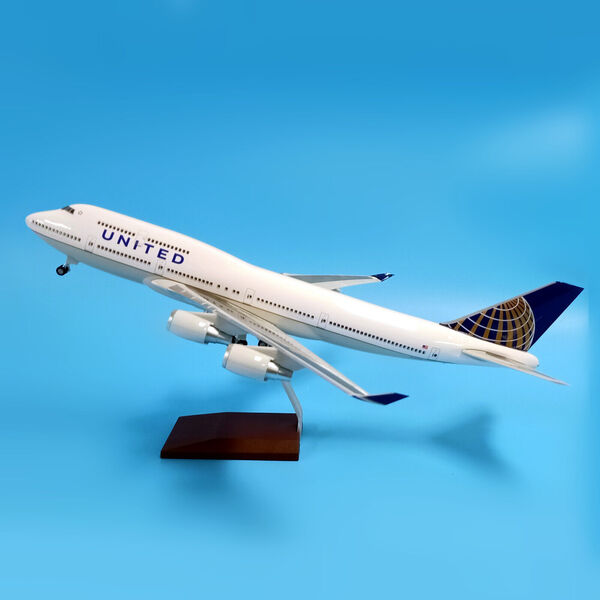 1:160 United Airlines B747 Plane Model / LED Light &amp; Wheel Aircraft Model 47cm